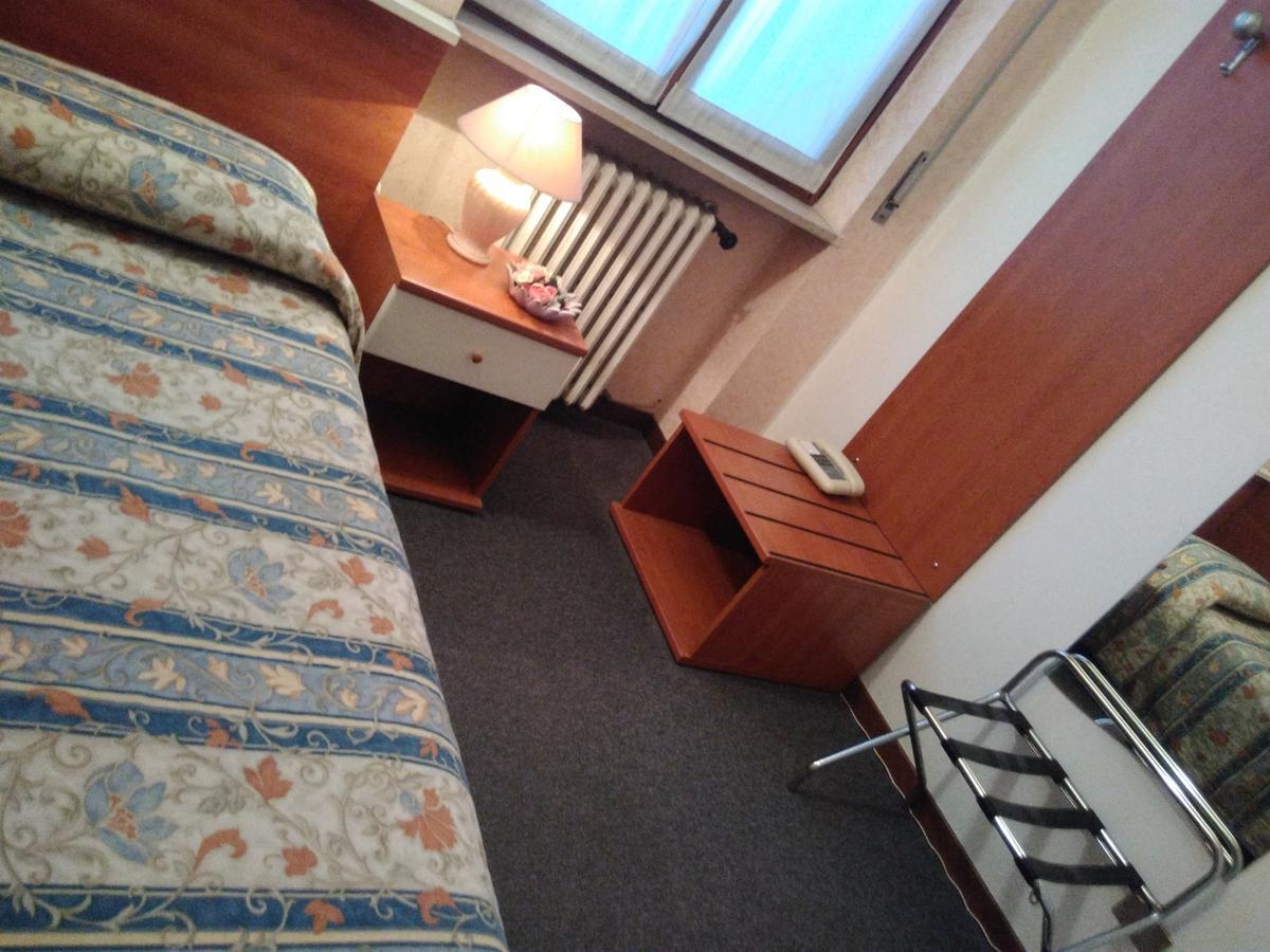 فيرونا Hotel Elena المظهر الخارجي الصورة