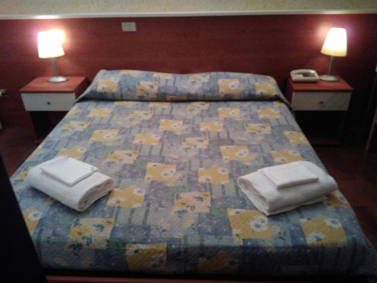 فيرونا Hotel Elena المظهر الخارجي الصورة
