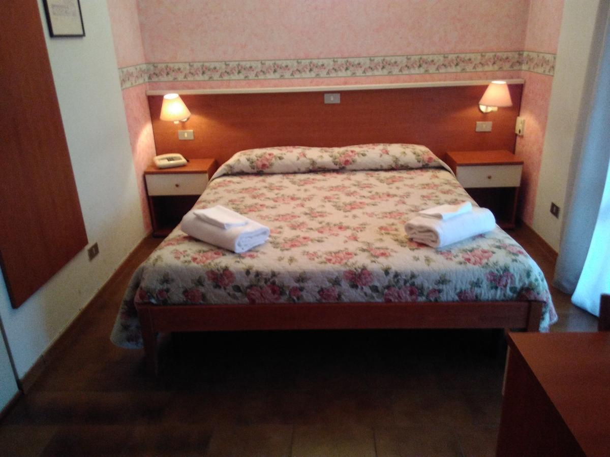 فيرونا Hotel Elena المظهر الخارجي الصورة