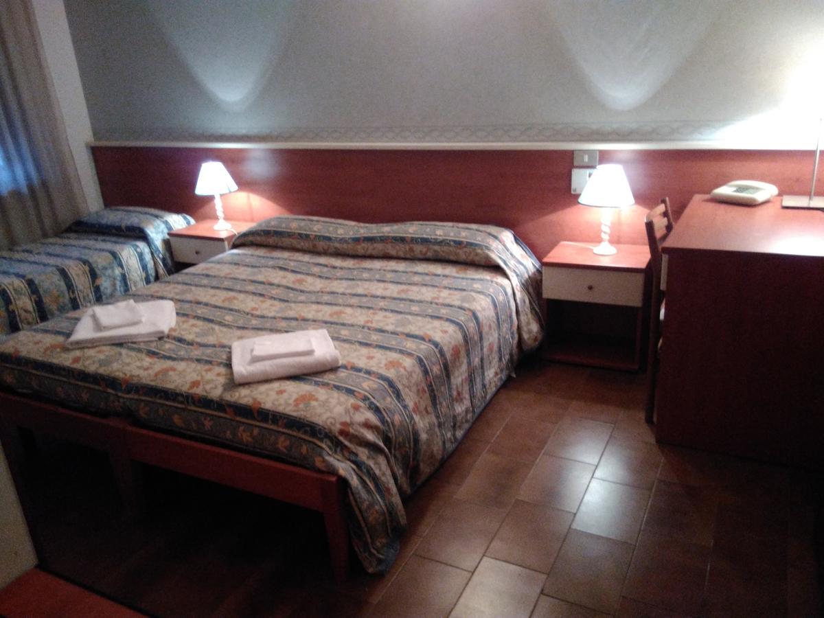 فيرونا Hotel Elena المظهر الخارجي الصورة