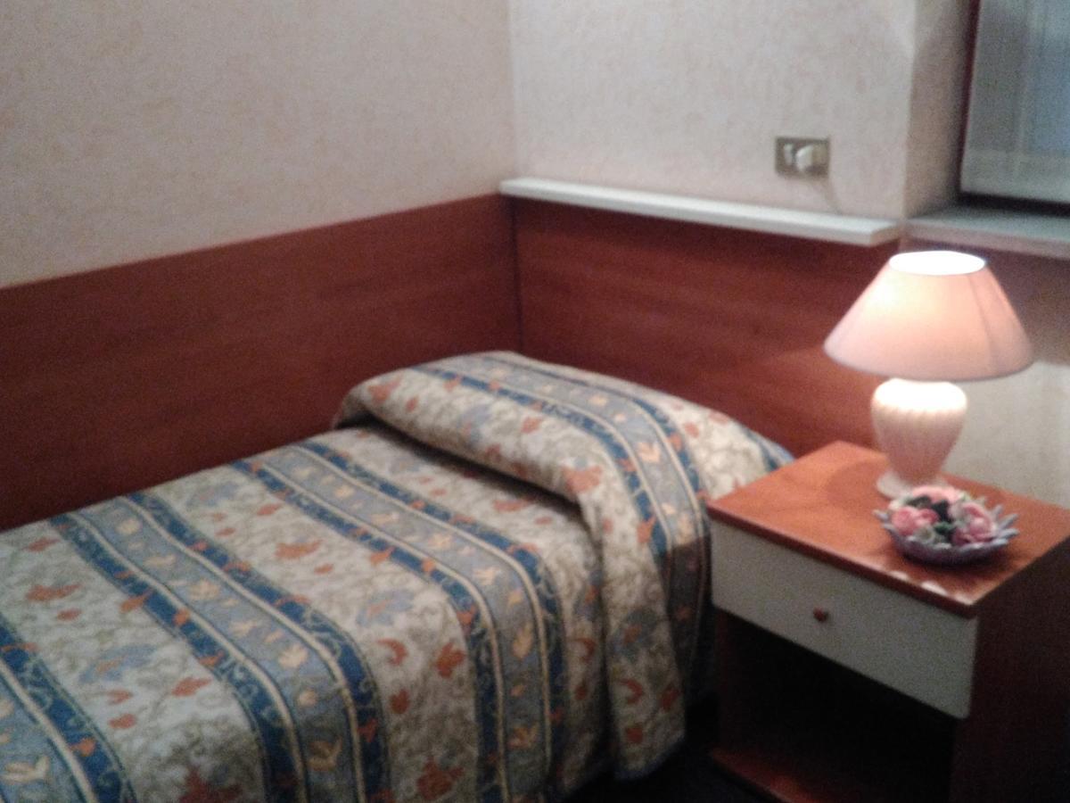 فيرونا Hotel Elena المظهر الخارجي الصورة