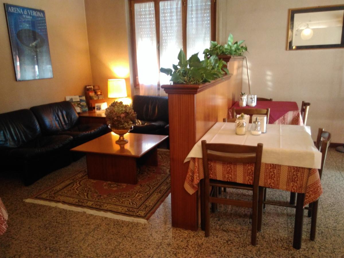 فيرونا Hotel Elena المظهر الخارجي الصورة
